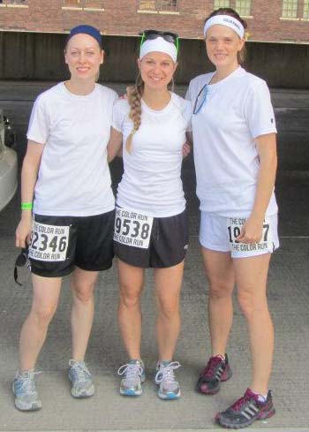 photo of alums before the Color Run race